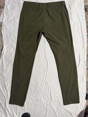 Theory Zaine Slim Fit Bistretch Chino Pants in Dark Olive Green 34 x 32